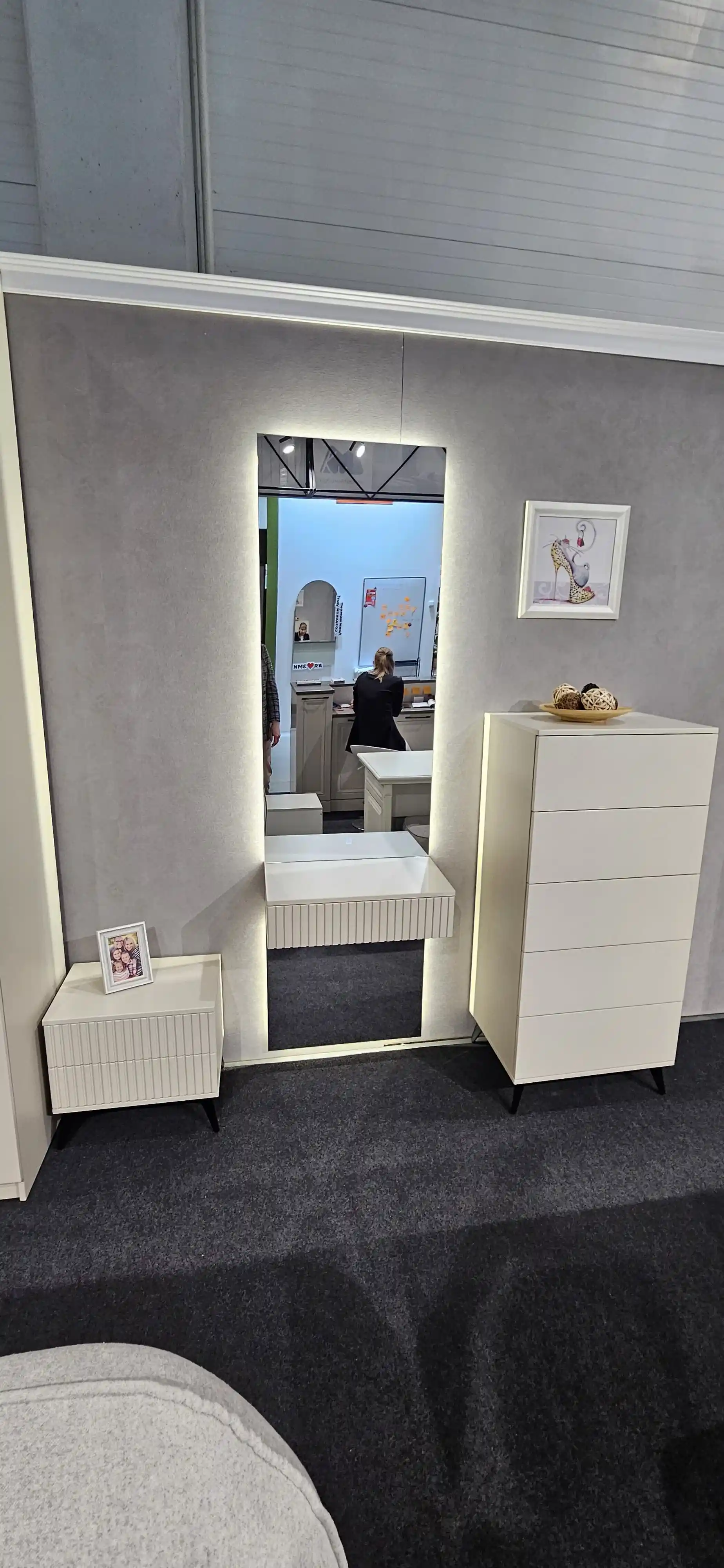 Консоль низкая с 1 ящиком