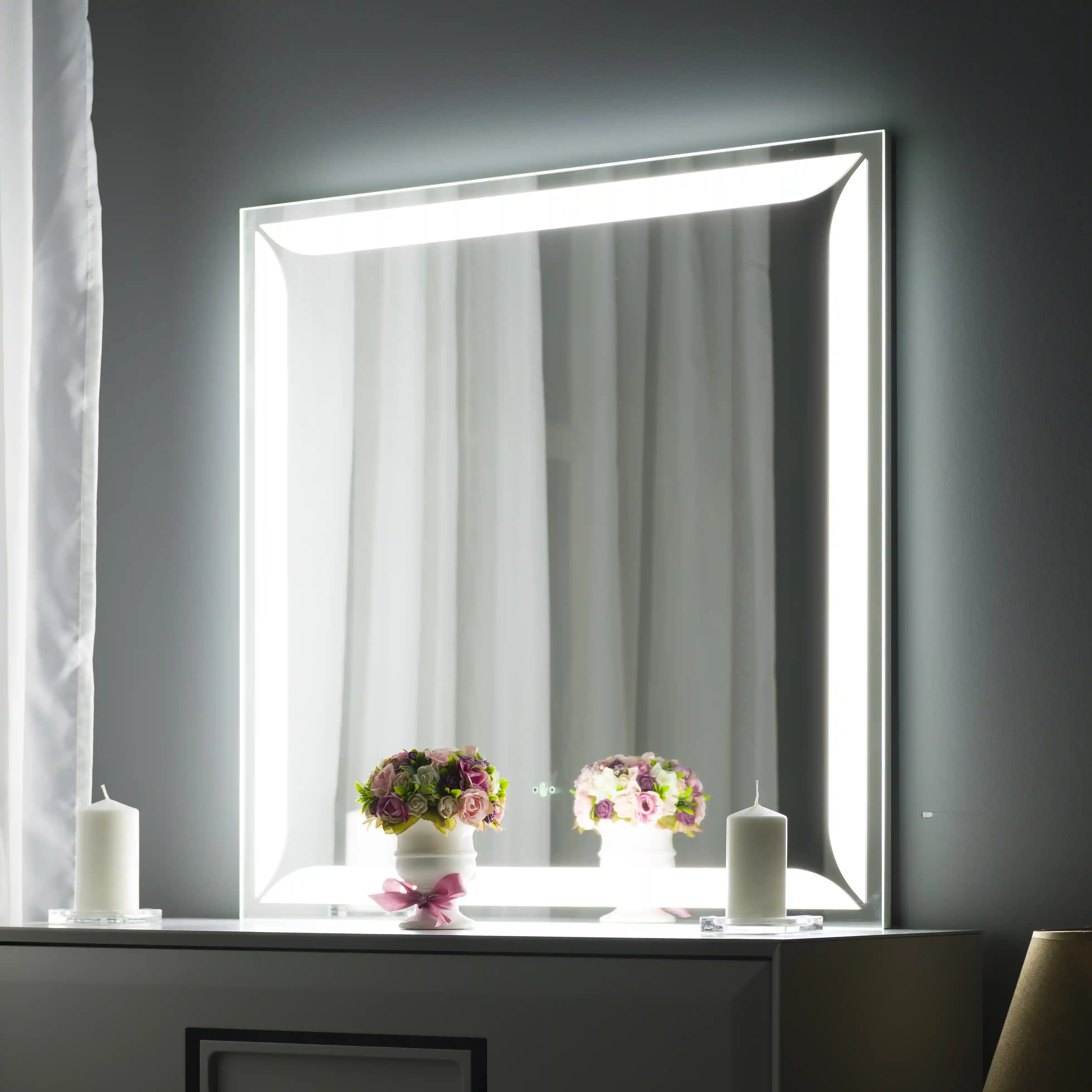 Подзеркальник с подсветкой