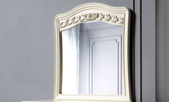 Подзеркальник на комод