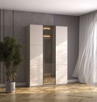 Шкаф 3 дверный со стеклом