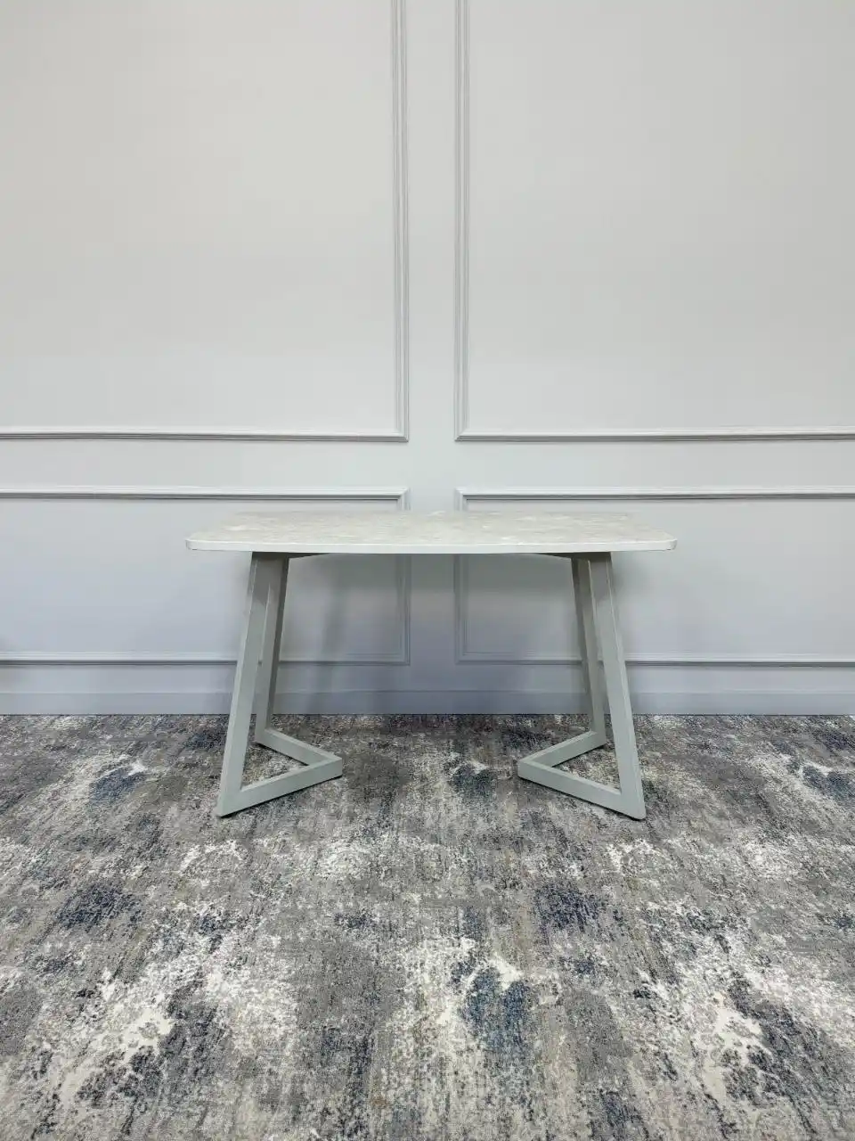 Стол Хилтон