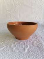 Керамическая миска на ножке